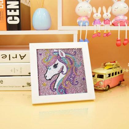 Imaginea din Pictură cu diamante pentru copii - unicorn mare