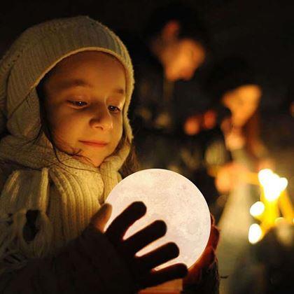 Imaginea din Lampă - lună